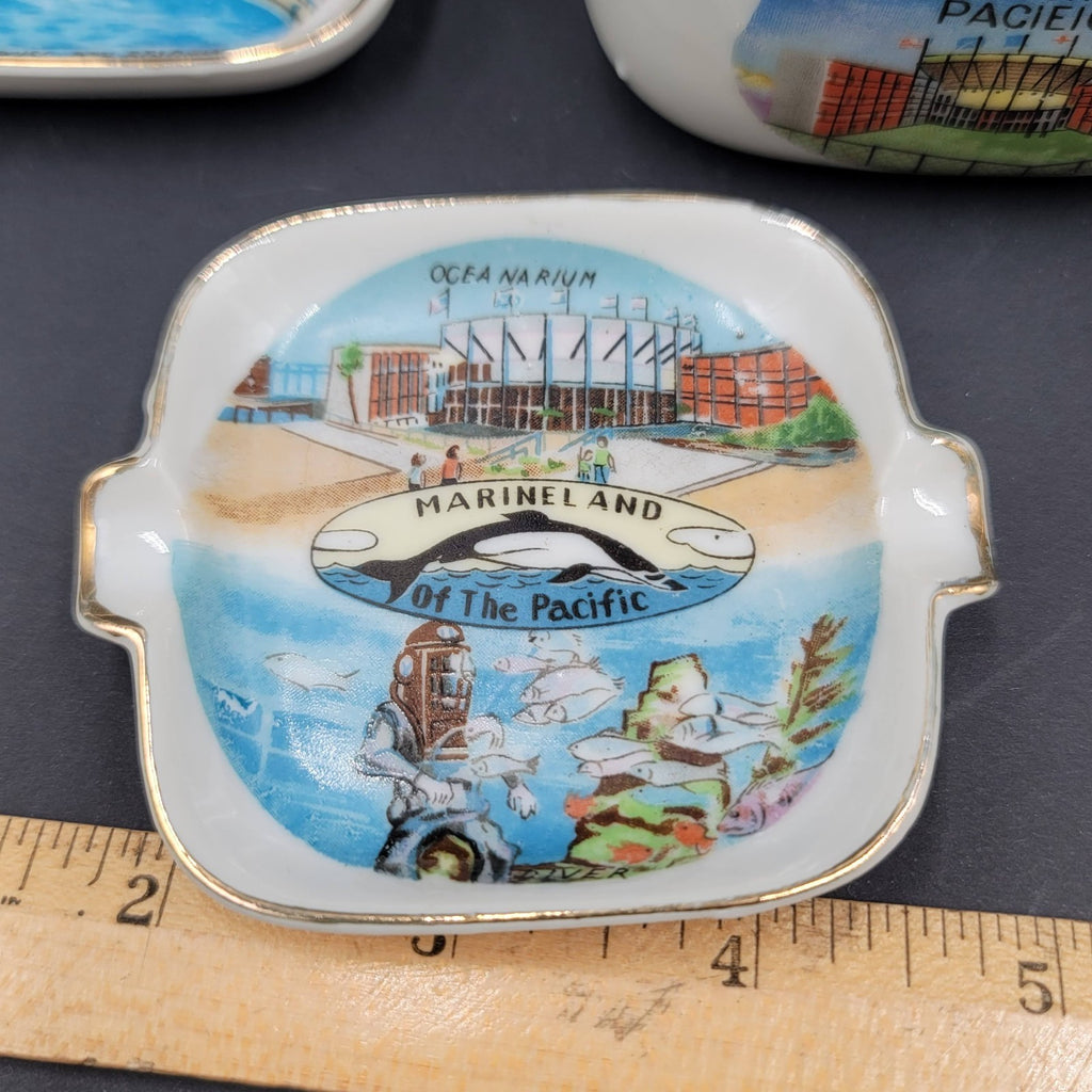Vtg Marineland Ceramic Souvenir Ashtray Set w Holder