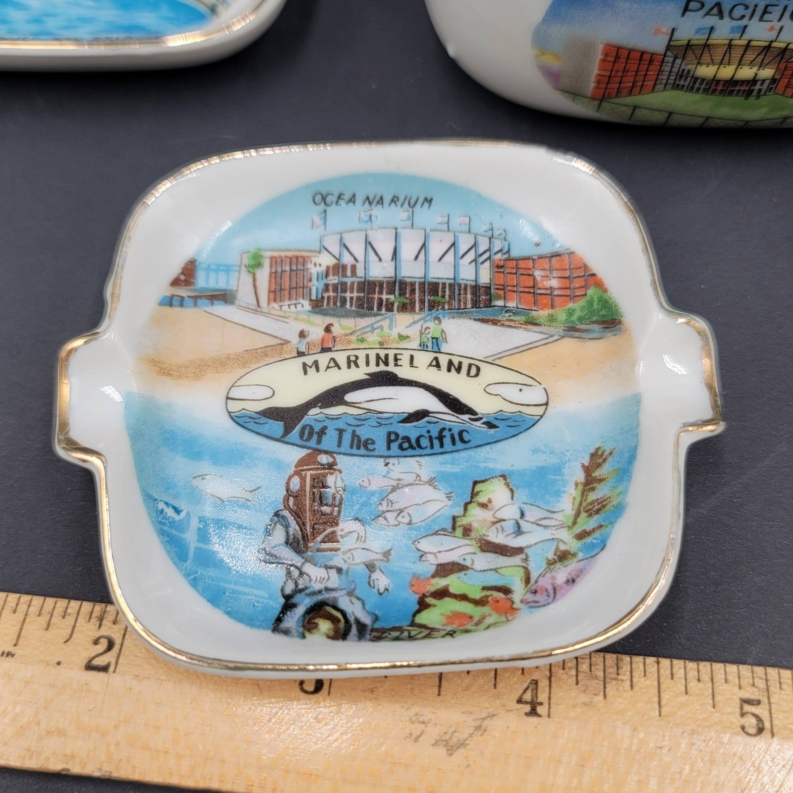 Vtg Marineland Ceramic Souvenir Ashtray Set w Holder