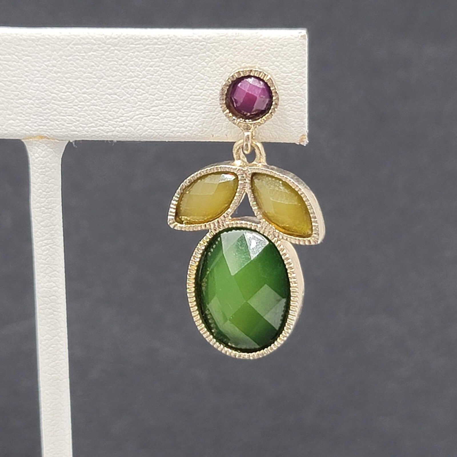 Pierced Earrings Gold tone Faceted Multicolor Dangle Green Red Yellow 1.5"